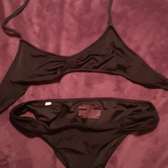 Victoria Secret Knockout bikini - Picture 2 of 3